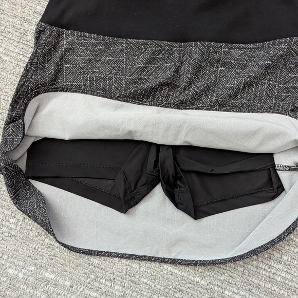 Tuff Athletics Women's (Size XS) Black and Gray Skort (Mini Skirt) - Picture 5 of 9
